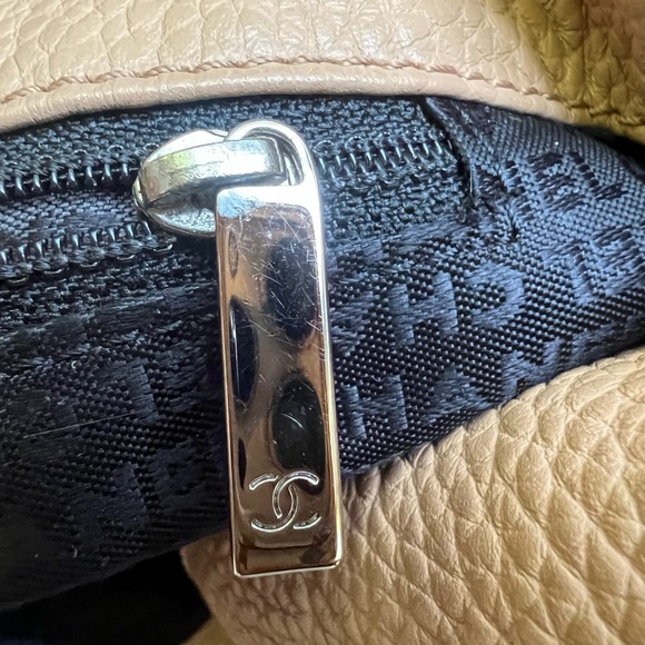 Authentic Chanel Bag- cream with silver hardware - Picture 8 of 11